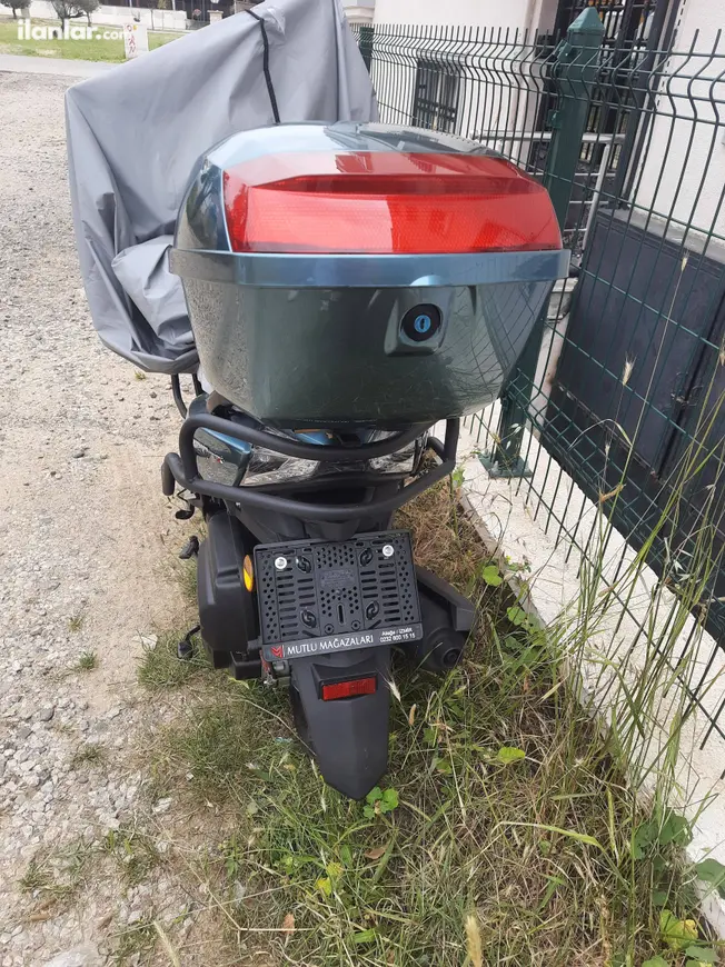 2023 Kuba Pesaro 125 X benzinli otomatik motosiklet - Fotoğraf 1