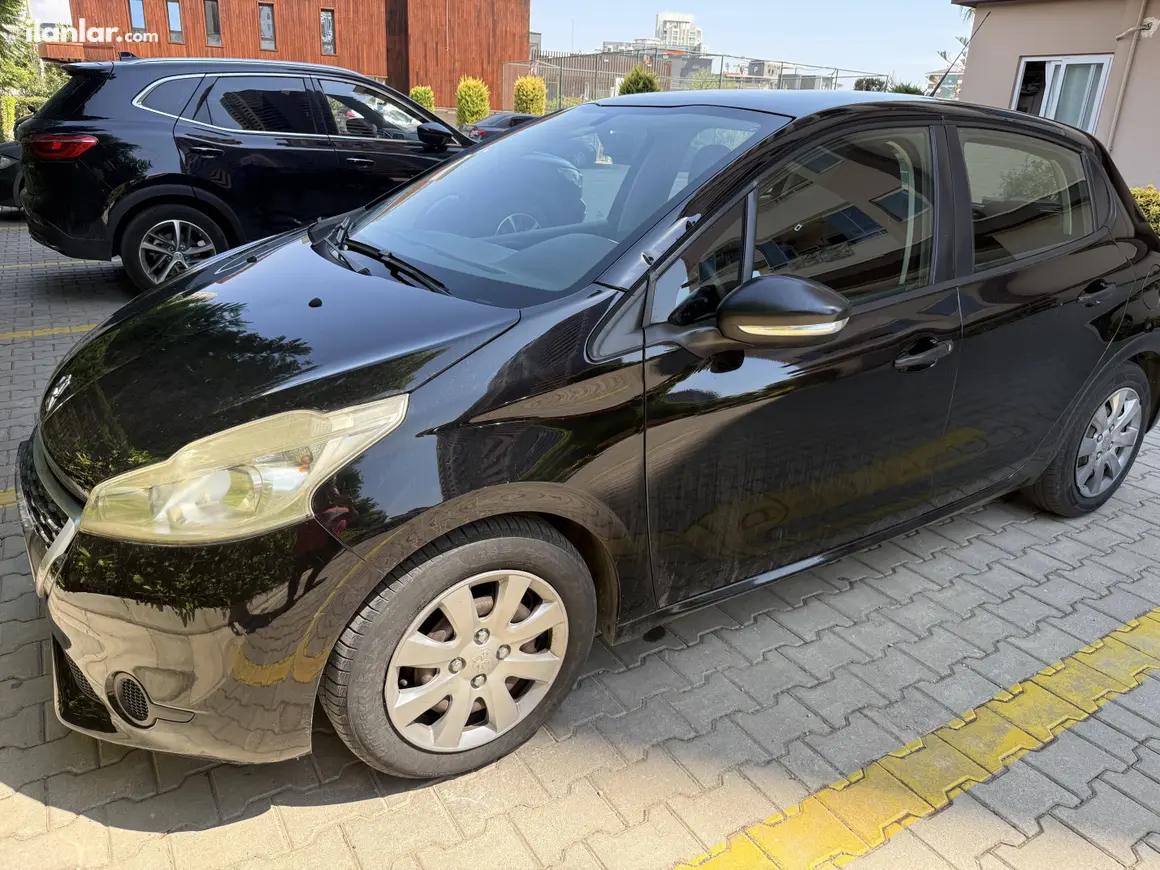 2012 Peugeot 208 1.4 HDi dizel manuel otomobil - Fotoğraf 1
