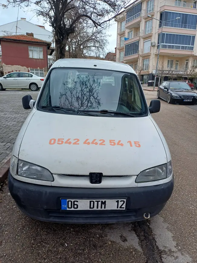 1999 Peugeot Partner 1.9 D dizel manuel minivan & Panelvan - Fotoğraf 1