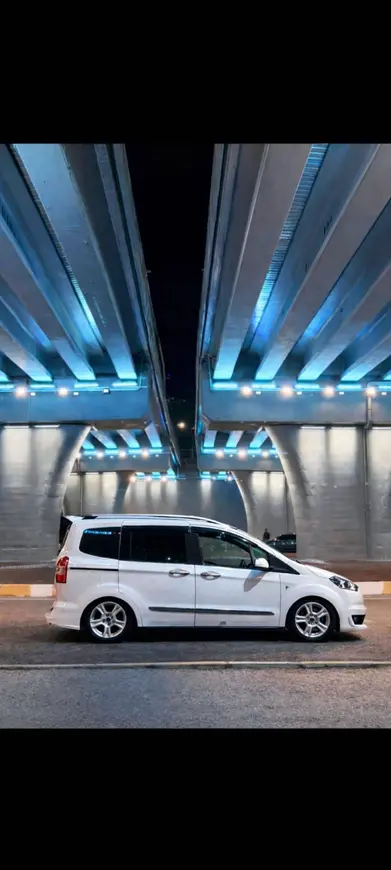 2020 Ford Tourneo Courier 1.5 TDCi dizel manuel minivan & Panelvan - Fotoğraf 1