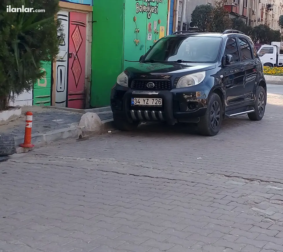 2011 Daihatsu Terios 1.5 benzinli otomatik arazi, SUV, Pick-up - Fotoğraf 1