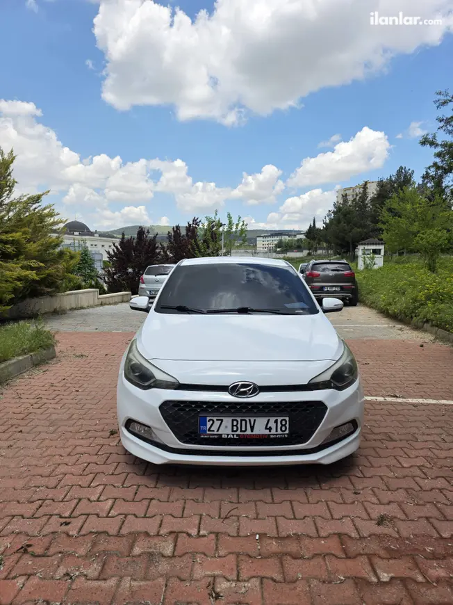 2015 Hyundai i20 1.4 CRDi dizel manuel otomobil - Fotoğraf 1