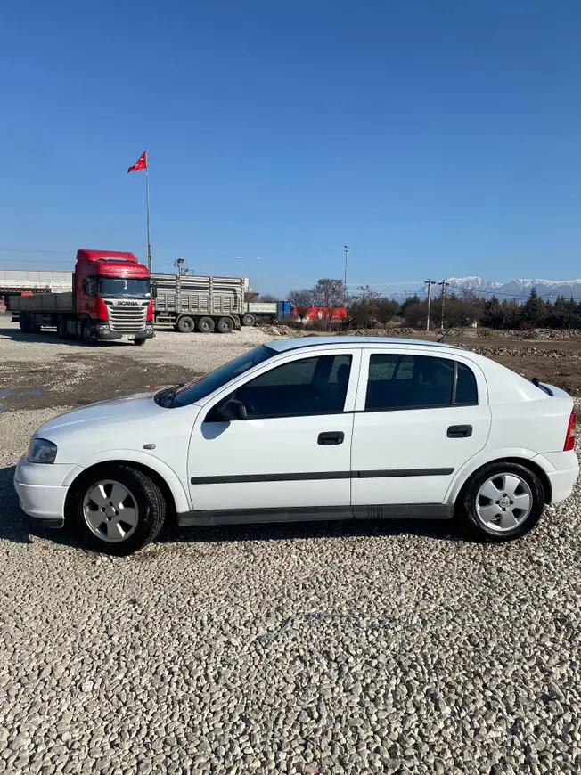 2006 Opel Astra 1.6 benzinli manuel otomobil - Fotoğraf 1