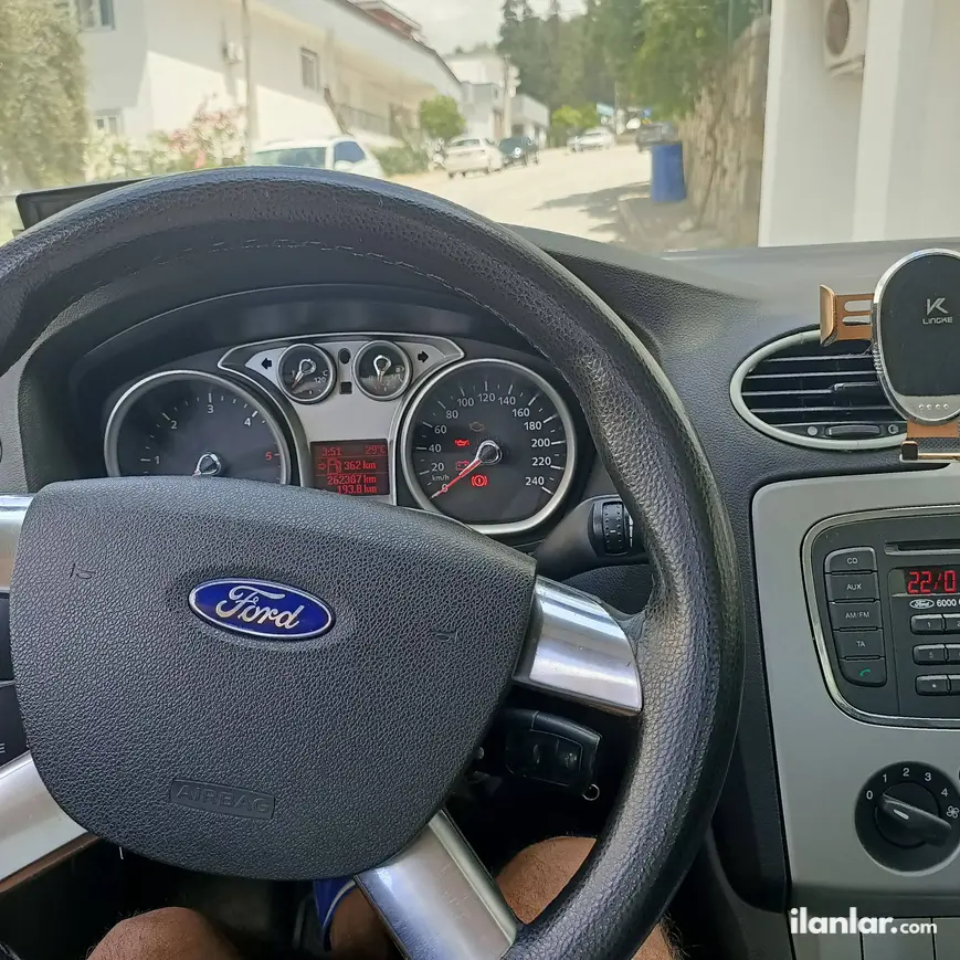 2011 Ford Focus 1.6 TDCi dizel manuel otomobil - Fotoğraf 1