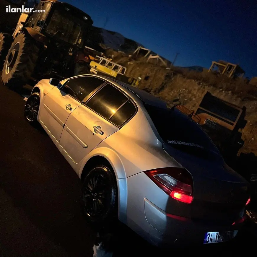2010 Renault Megane 1.5 dCi dizel manuel otomobil - Fotoğraf 1