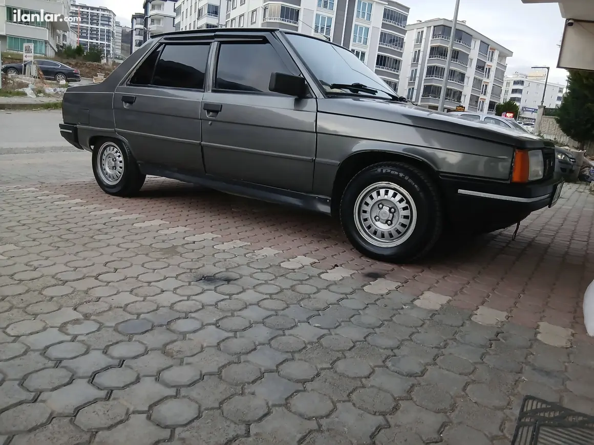 1992 Renault R 9 1.4 Broadway lPG manuel otomobil - Fotoğraf 1