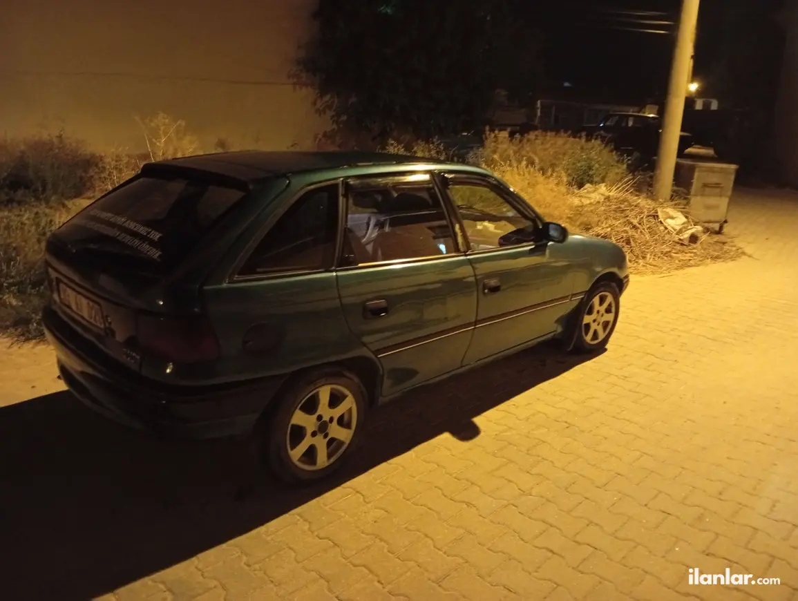 1995 Opel Astra 1.6 benzinli manuel otomobil - Fotoğraf 1