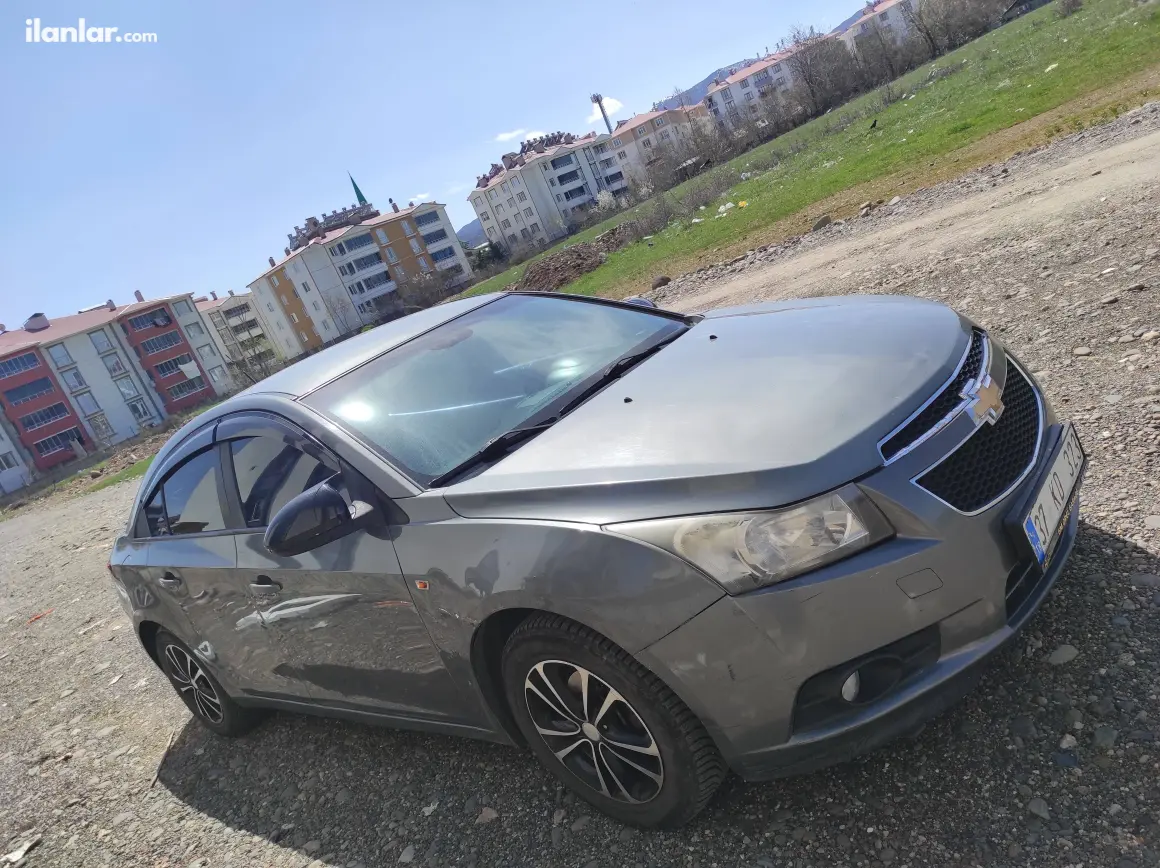 2010 Chevrolet Cruze 1.6 benzinli otomatik otomobil - Fotoğraf 1