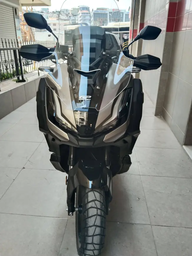 2025 Honda ADV350 benzinli otomatik motosiklet - Fotoğraf 1