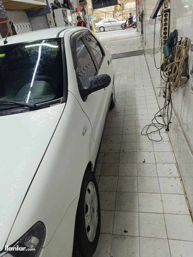 2009 Fiat Albea Sole 1.3 Multijet dizel manuel otomobil - Fotoğraf 1