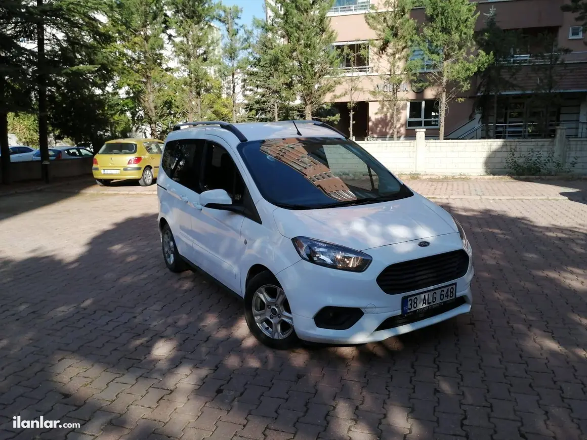 2022 Ford Tourneo Courier 1.5 TDCi dizel manuel minivan & Panelvan - Fotoğraf 1