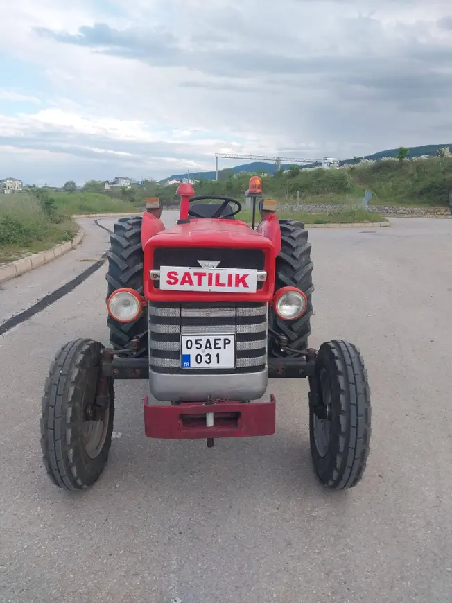 1967 Massey Ferguson 135 traktör - Fotoğraf 1