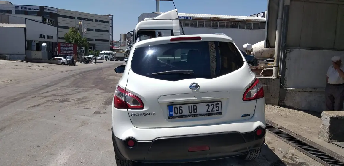 2011 Nissan Qashqai+2 1.5 dCi dizel manuel arazi, SUV, Pick-up - Fotoğraf 1