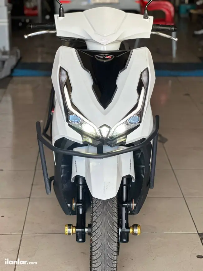 2025 RKS VRS 125 benzinli otomatik motosiklet - Fotoğraf 1