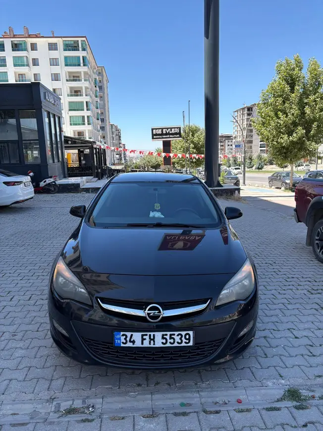 2014 Opel Astra 1.6 benzinli manuel otomobil - Fotoğraf 1