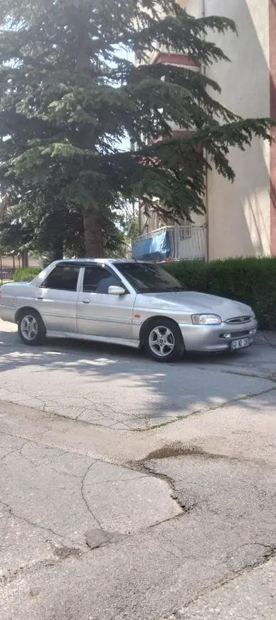 1995 Ford Escort 1.6 lPG manuel otomobil - Fotoğraf 1