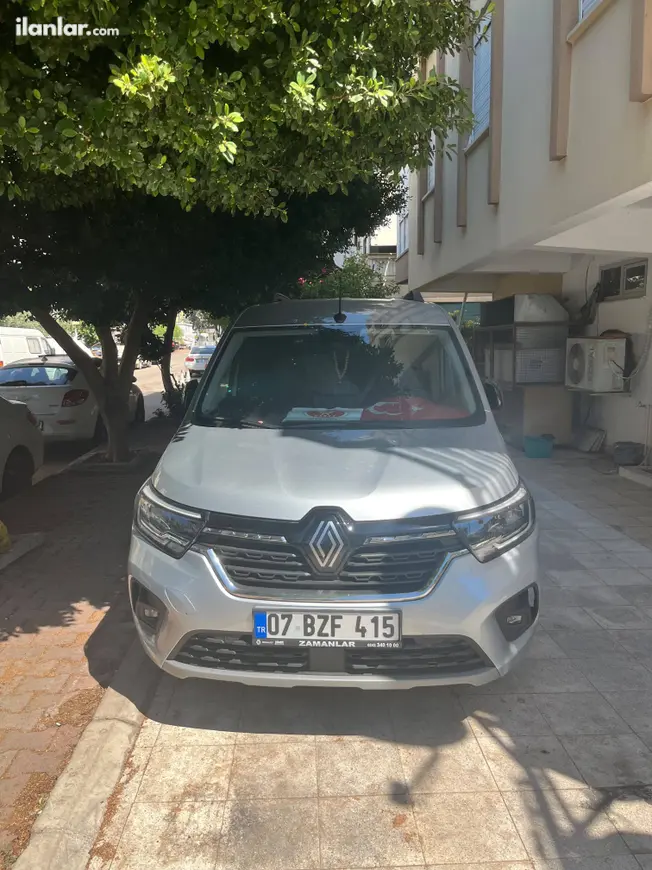 2024 Renault Kangoo Multix benzinli otomatik minivan & Panelvan - Fotoğraf 1