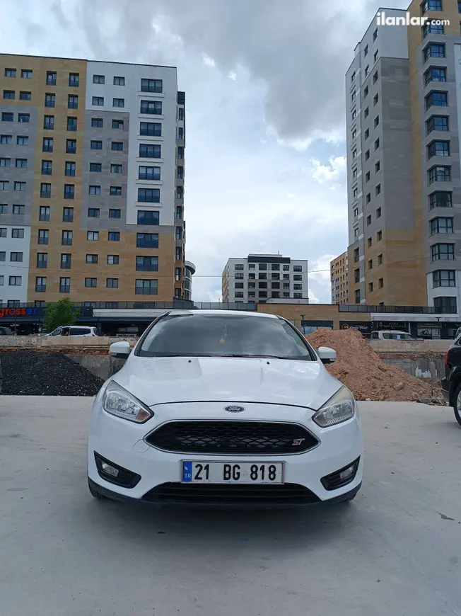 2015 Ford Focus 1.6 Ti-VCT benzinli manuel otomobil - Fotoğraf 1