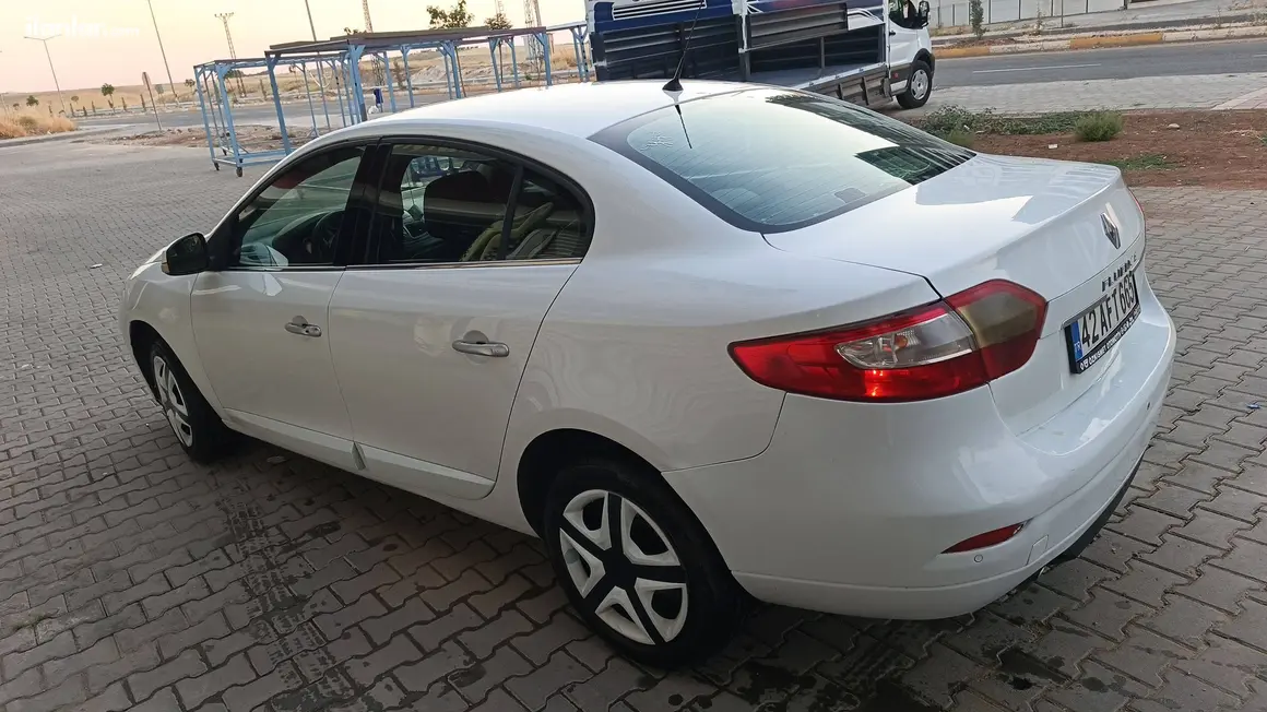 2013 Renault Fluence 1.5 dCi dizel yarı Otomatik otomobil - Fotoğraf 1