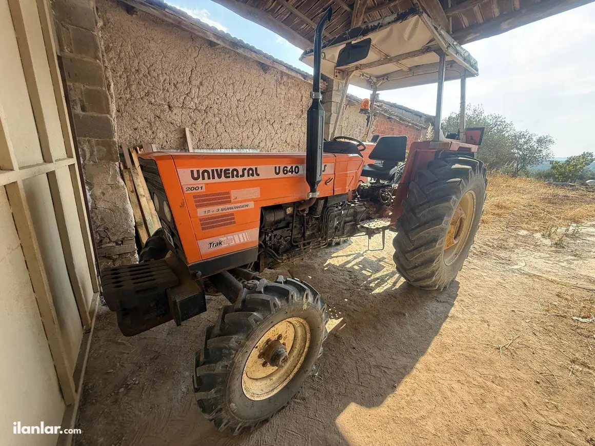 2001 Universal 640 traktör - Fotoğraf 1
