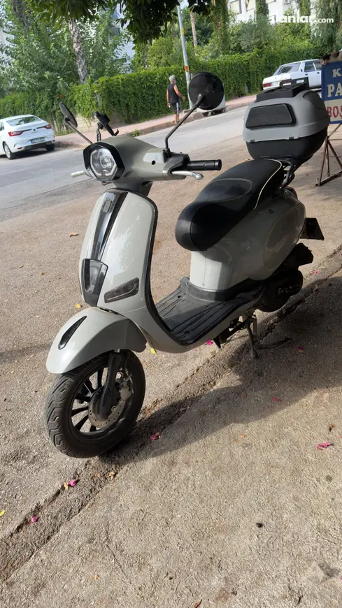 2025 Mondial Wing benzinli otomatik motosiklet - Fotoğraf 1