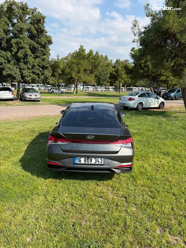 2021 Hyundai Elantra 1.6 MPI benzinli otomatik otomobil - Fotoğraf 1