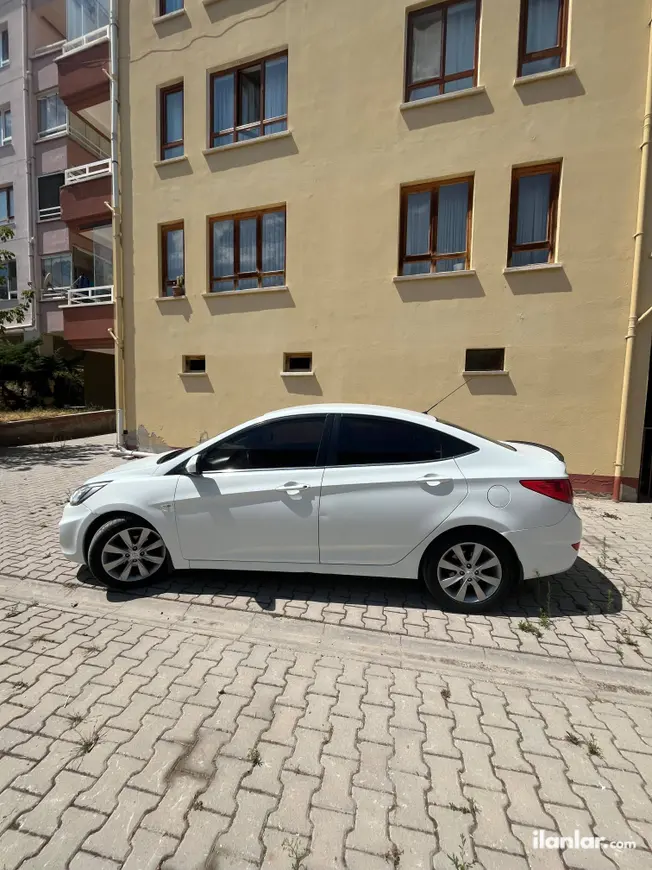 2014 Hyundai Accent Blue 1.6 CRDI dizel otomatik otomobil - Fotoğraf 1