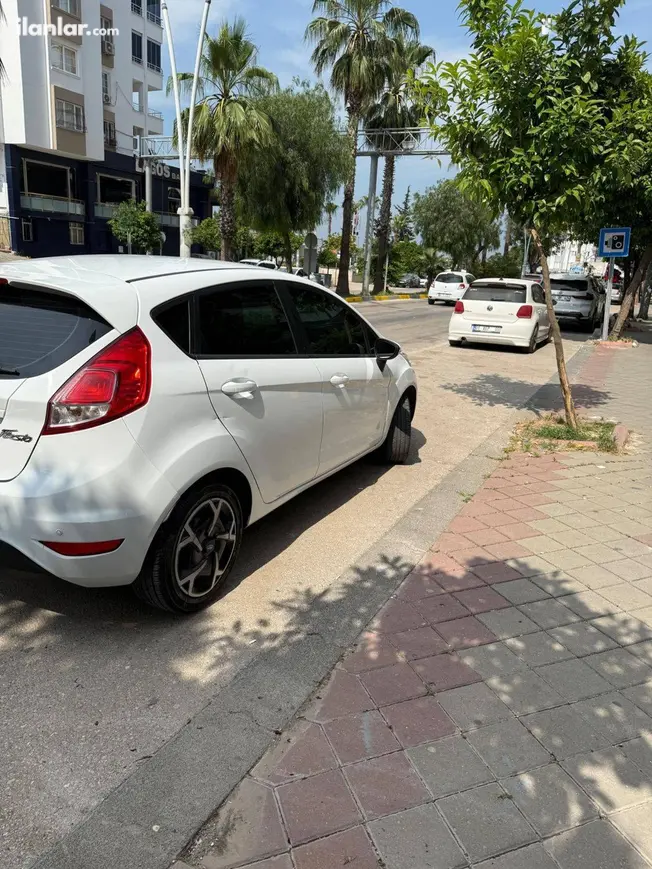 2014 Ford Fiesta 1.5 TDCi dizel manuel otomobil - Fotoğraf 1