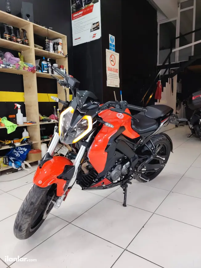 2023 Benelli 125 S benzinli manuel motosiklet - Fotoğraf 1