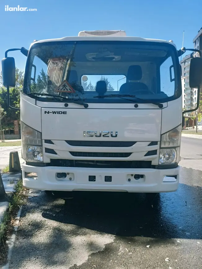 2022 Ticari Araç Kamyon & Kamyonet Isuzu hasarlı Araçlar - Fotoğraf 1