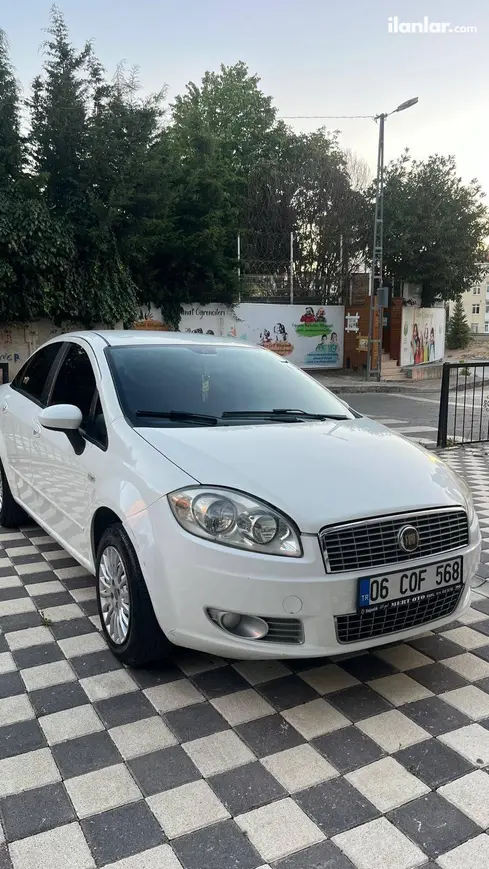 2011 Fiat Linea 1.3 Multijet dizel manuel otomobil - Fotoğraf 1