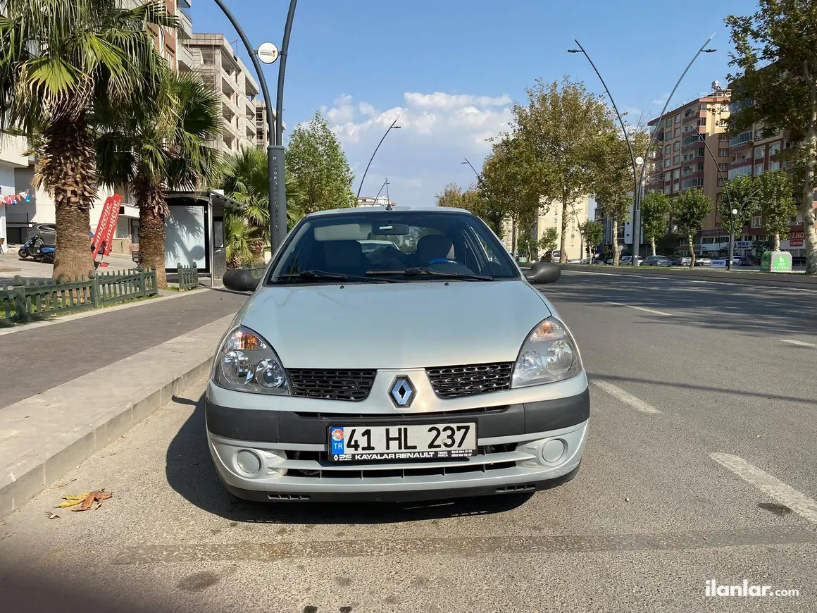 2005 Renault Clio 1.4 benzinli manuel otomobil - Fotoğraf 1