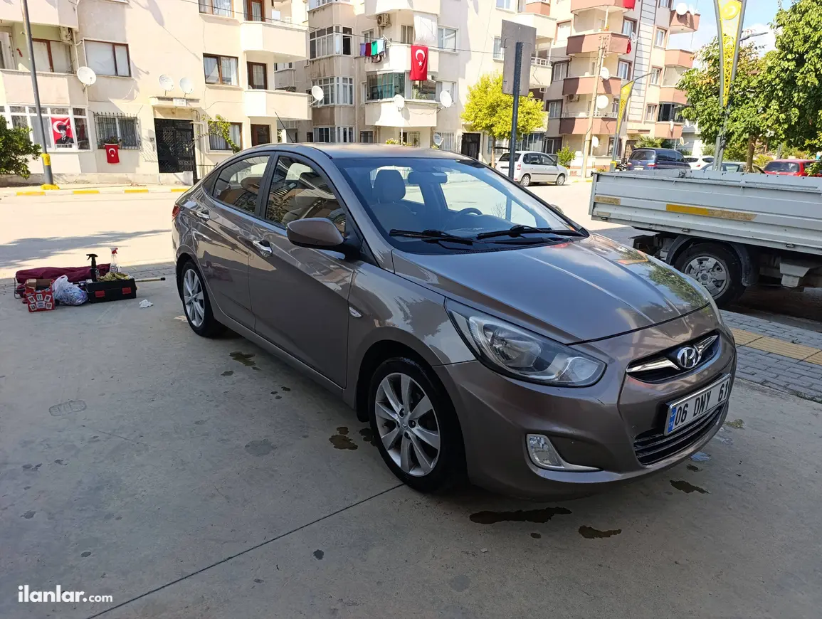 2012 Hyundai Accent Blue 1.4 CVVT lPG otomatik otomobil - Fotoğraf 1