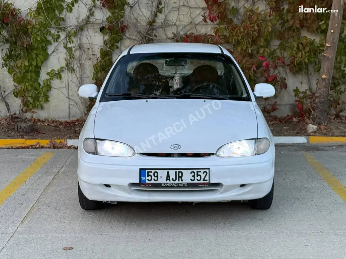 1997 Hyundai Accent 1.3 benzinli manuel otomobil - Fotoğraf 1