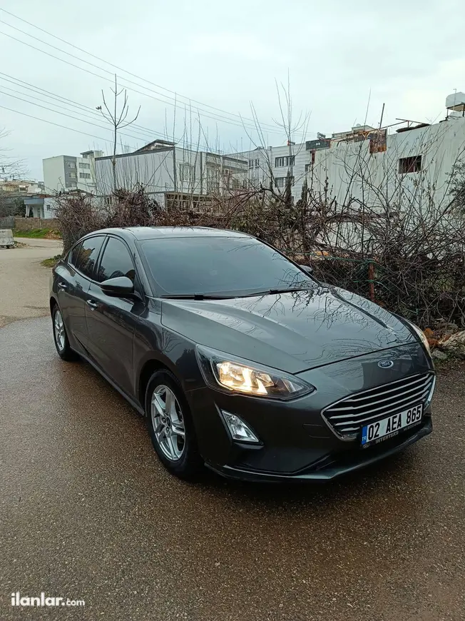 2021 Ford Focus 1.5 Ti-VCT benzinli manuel otomobil - Fotoğraf 1