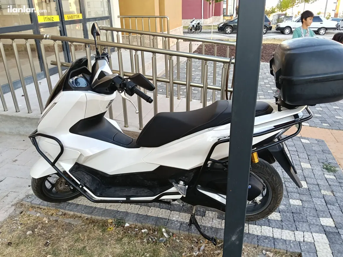 2026 Honda PCX125 DX benzinli otomatik motosiklet - Fotoğraf 1