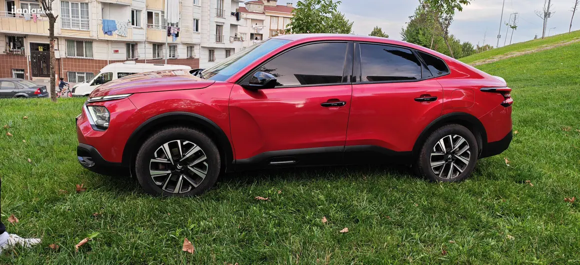 2023 Citroen C4 X 1.2 PureTech benzinli otomatik otomobil - Fotoğraf 1