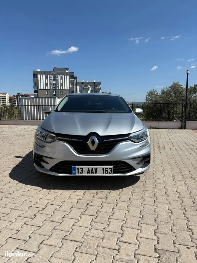 2023 Renault Megane 1.3 TCe benzinli otomatik otomobil - Fotoğraf 1