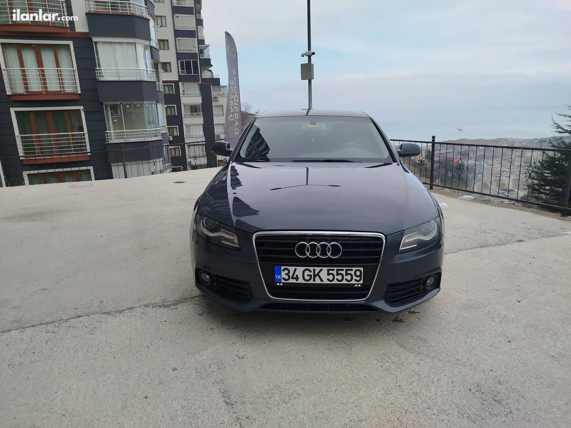 2010 Audi A4 A4 Sedan benzinli otomatik otomobil - Fotoğraf 1