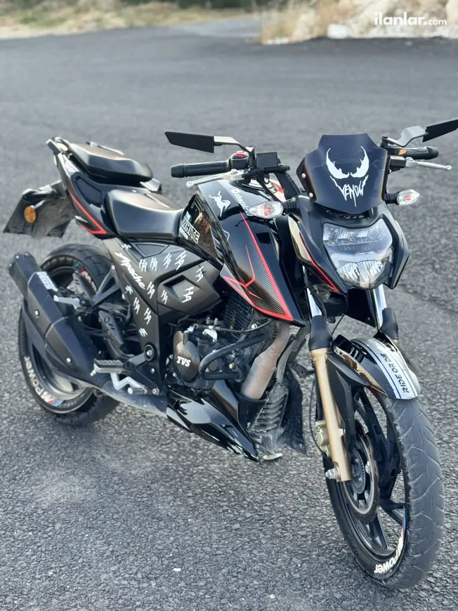 2024 TVS Apache RTR 200 benzinli manuel motosiklet - Fotoğraf 1