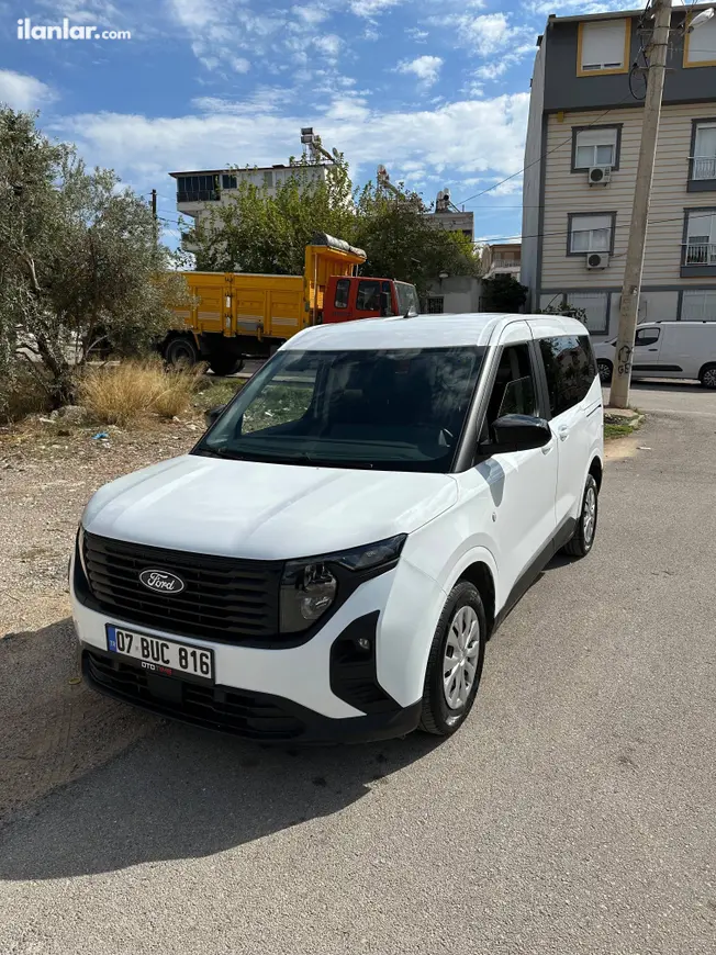 2024 Ford Tourneo Courier 1.0 EcoBoost benzinli düz minivan & Panelvan - Fotoğraf 1