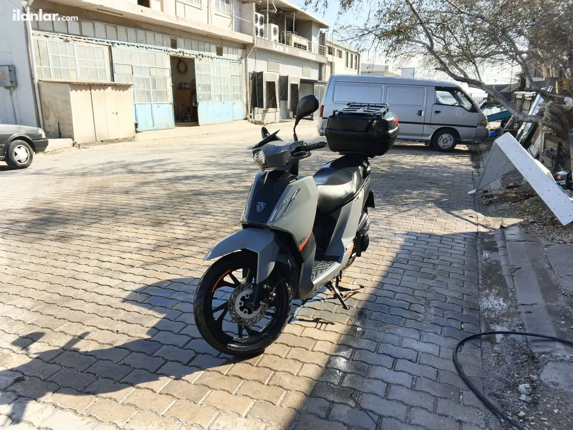 2023 Peugeot Tweet 125 benzinli otomatik motosiklet - Fotoğraf 1