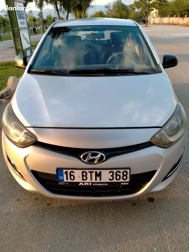 2012 Hyundai i20 1.2 D-CVVT benzinli manuel otomobil - Fotoğraf 1