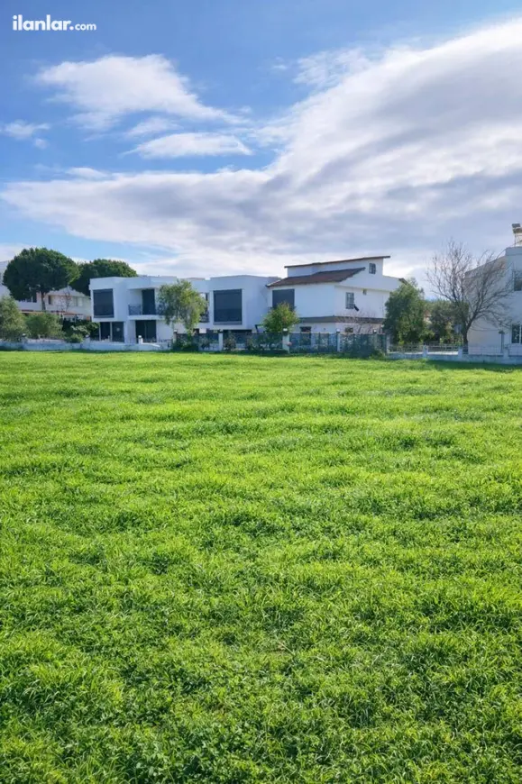 Aydın Kuşadası Soğucak Mahallesi 629 m² satılık villa arsa - Fotoğraf 1