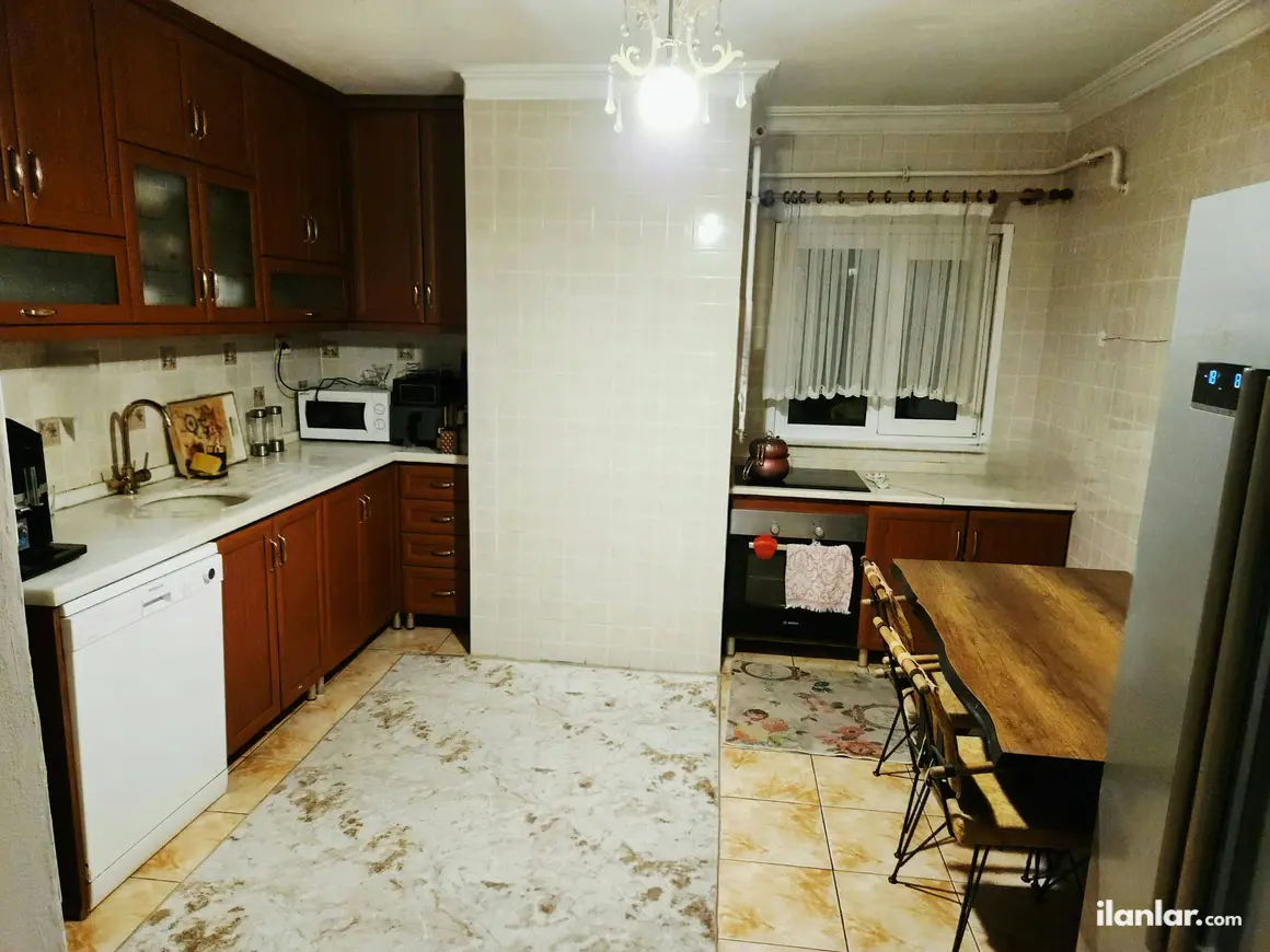 Kocaeli Gölcük Dumlupınar Mahallesi 3+1 300 m² kiralık daire - Fotoğraf 1