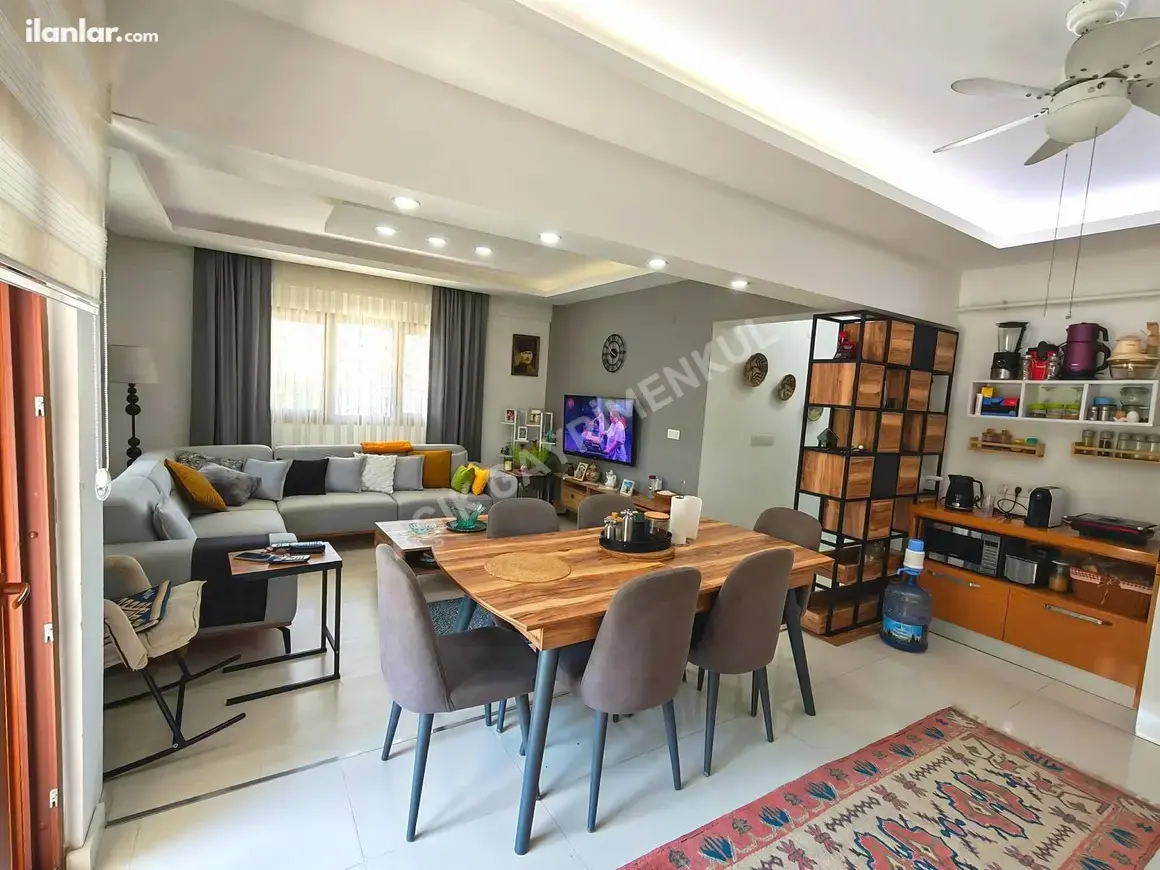 İzmir Tire Hürriyet Mahallesi 2+1 95 m² satılık daire - Fotoğraf 1