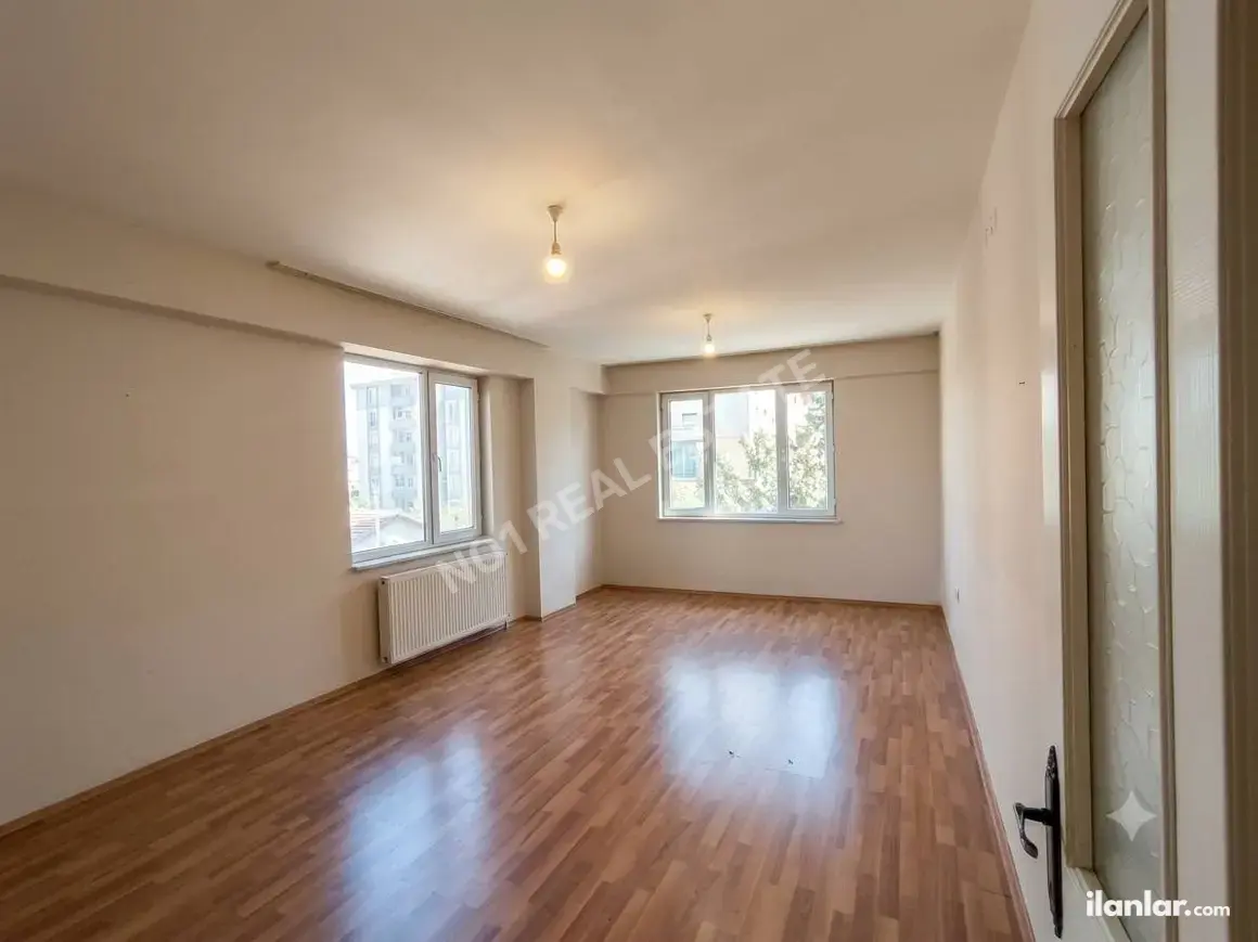 Eskişehir Tepebaşı Bahçelievler Mahallesi 3+1 155 m² kiralık daire - Fotoğraf 1