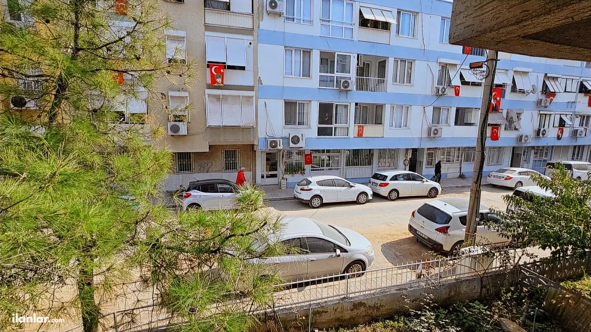İzmir Karşıyaka Bahçelievler Mahallesi 3+1 160 m² satılık daire - Fotoğraf 1
