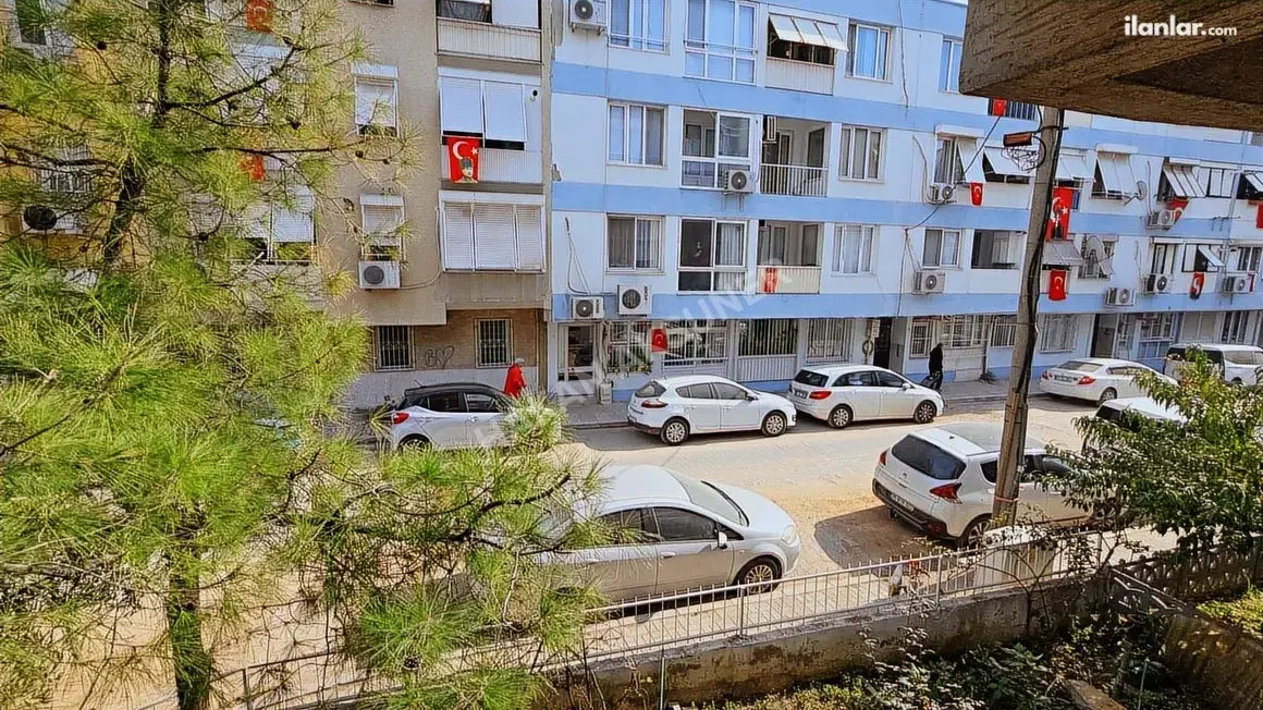 İzmir Karşıyaka Bahçelievler Mahallesi 3+1 160 m² satılık daire - Fotoğraf 1