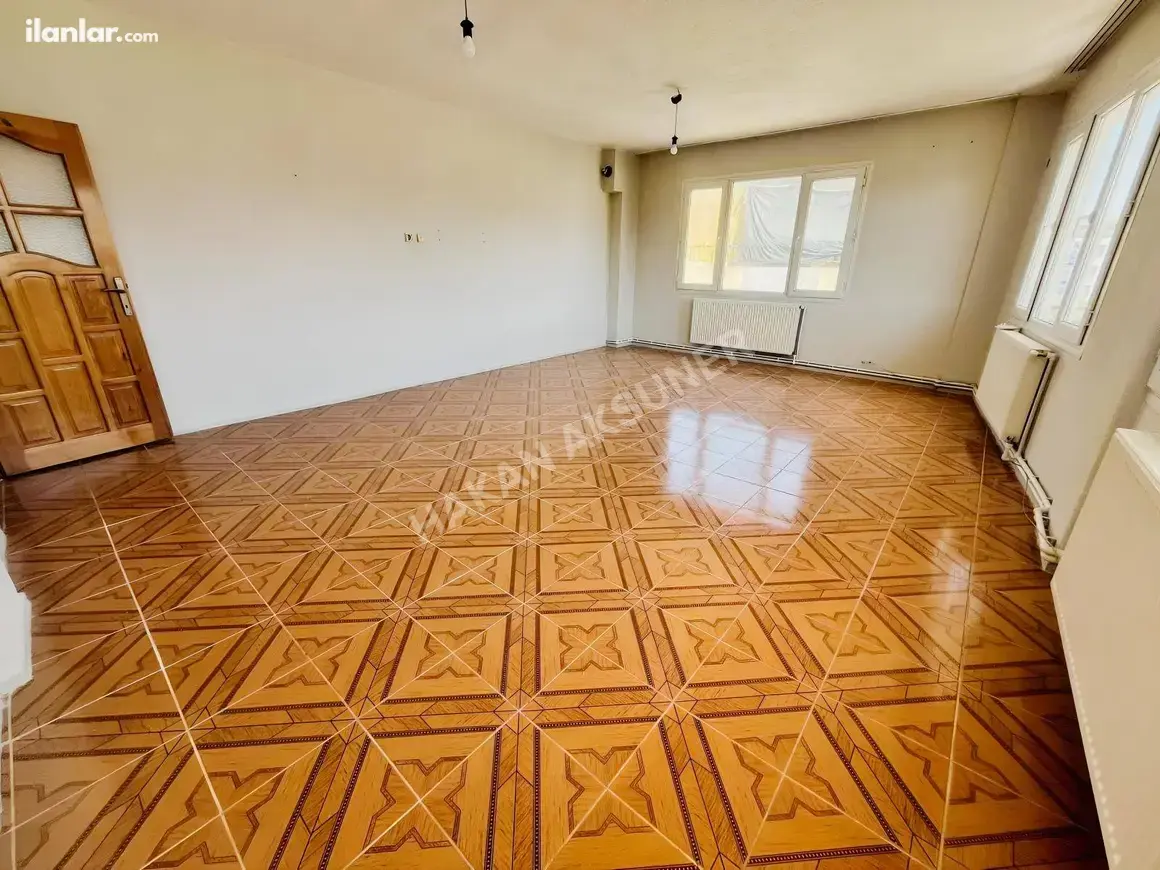 İzmir Bornova Doğanlar Mahallesi 2+1 110 m² kiralık daire - Fotoğraf 1